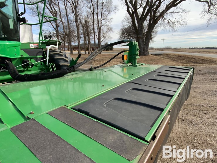 2015-john-deere-w235-image-18