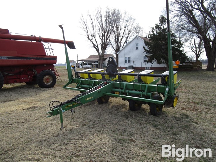 john-deere-7200-image-1