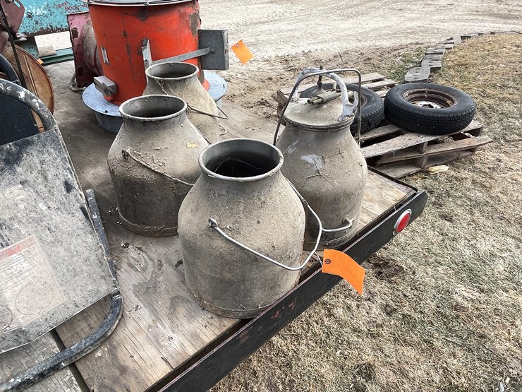 #7258-•-(4)-stainless-steel-milk-cans-image-3