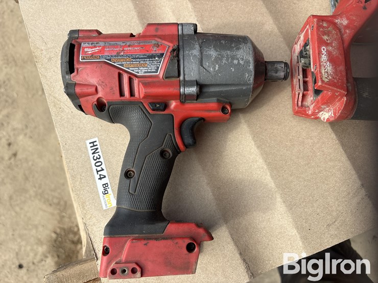 skid-of-milwaukee-power-tools-image-16