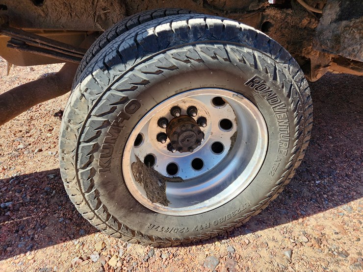 2018-ram-3500-laramie-image-12