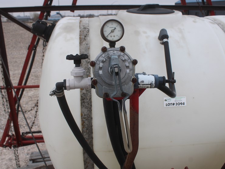 #2094-•-3-point-sprayer-with-200-gallon-tank-image-15