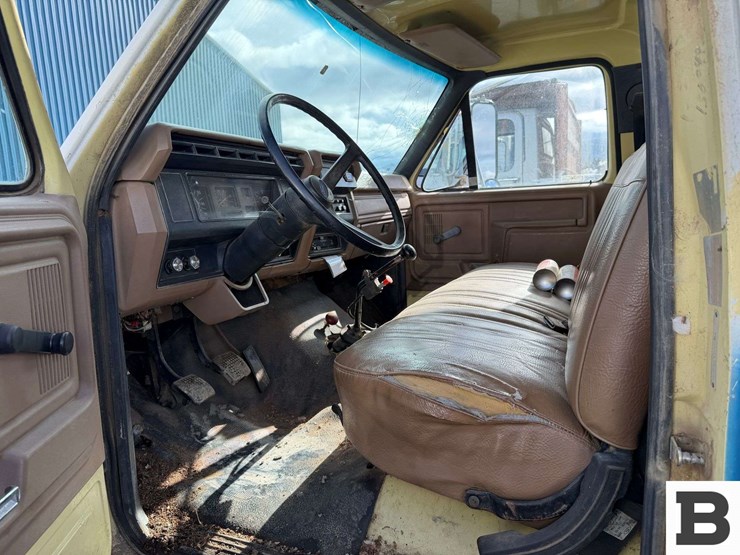 1993-ford-f700-image-30