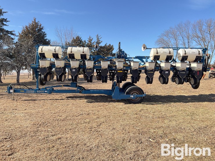 2002-kinze-3600-image-8