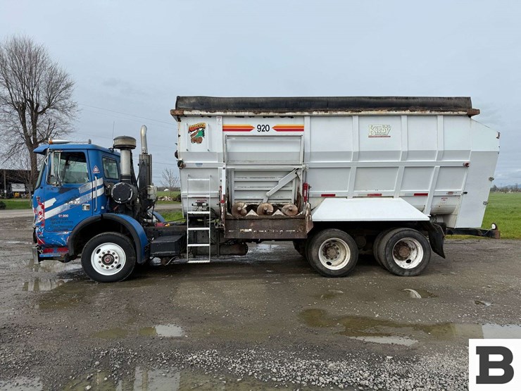 1996-volvo-wx-feed-truck---albany,-or-image-2