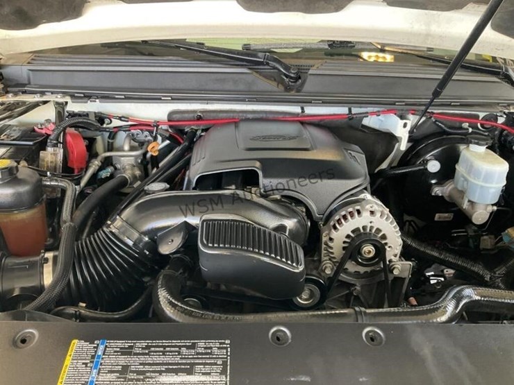 2008-cadillac-escalade-esv-image-9