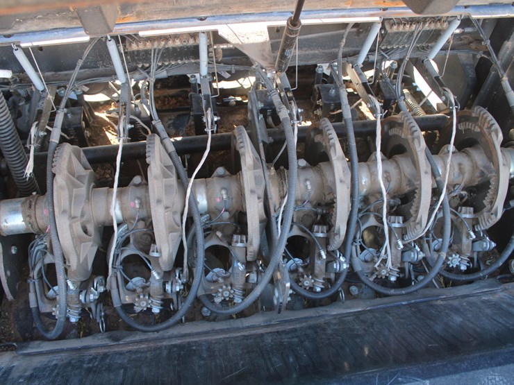 2019-case-ih-lb434xl-image-45