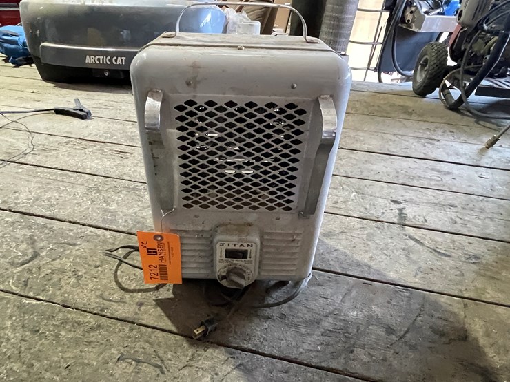 #7212-•-(2)-electric-milkhouse-heaters-image-10