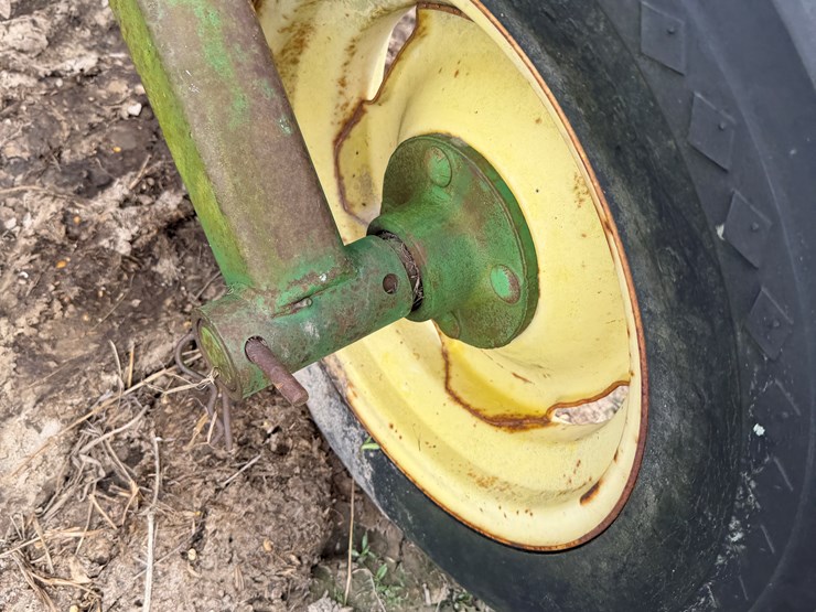 john-deere-400-image-9