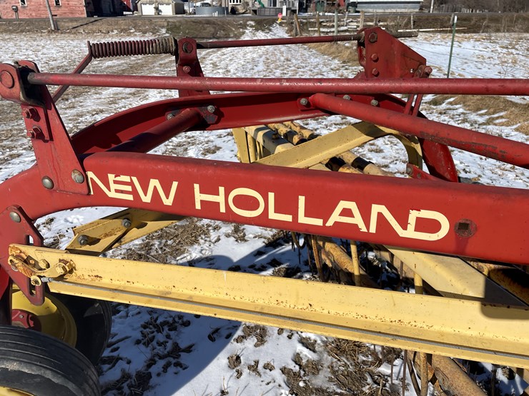 new-holland-258-image-8