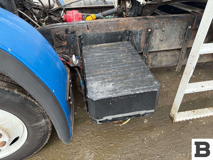 1996-volvo-wx-feed-truck---albany,-or-image-18