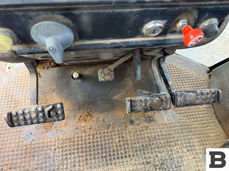 1989-john-deere-4755-image-38