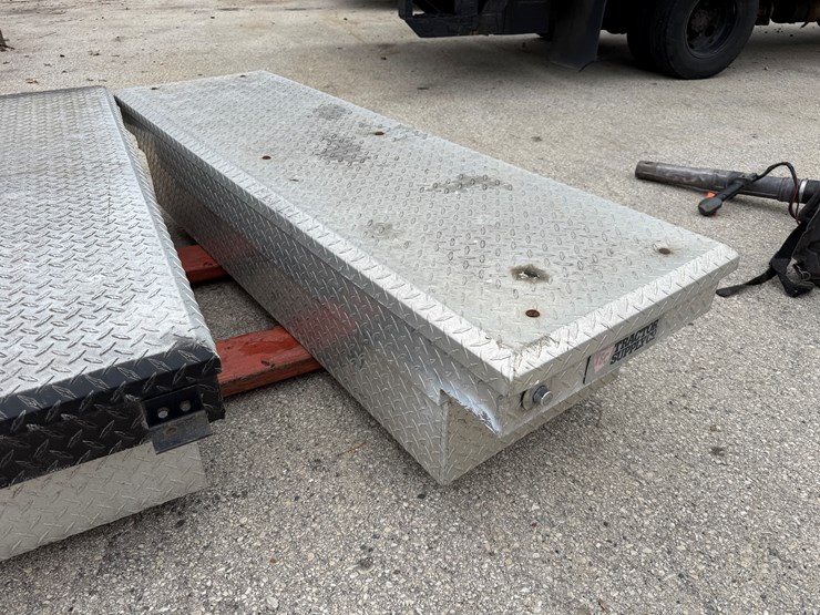 #9132-•-(2)-aluminum-truck-toolboxes-(new-berlin,-wi)-image-2