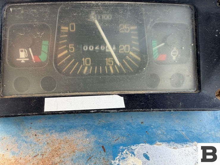 1977-ford-5600-image-35