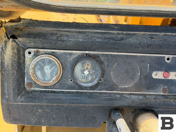 1979-caterpillar-v180b-image-35