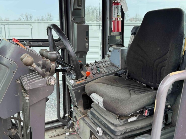 2005-volvo-g710b-image-35