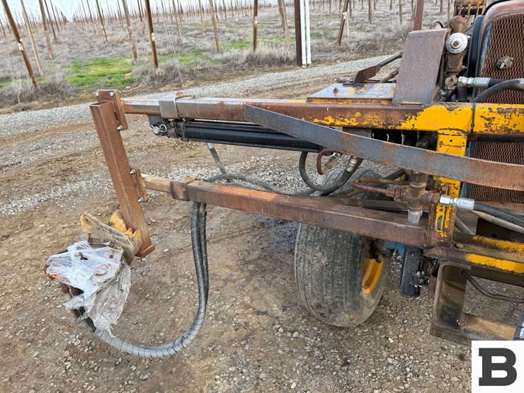 1977-ford-5600-image-15