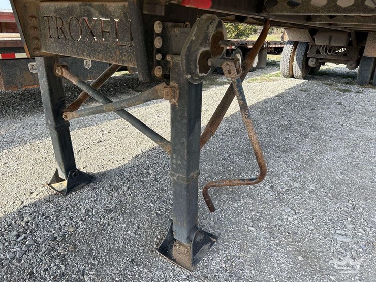 2011-troxell-vacuum-image-15