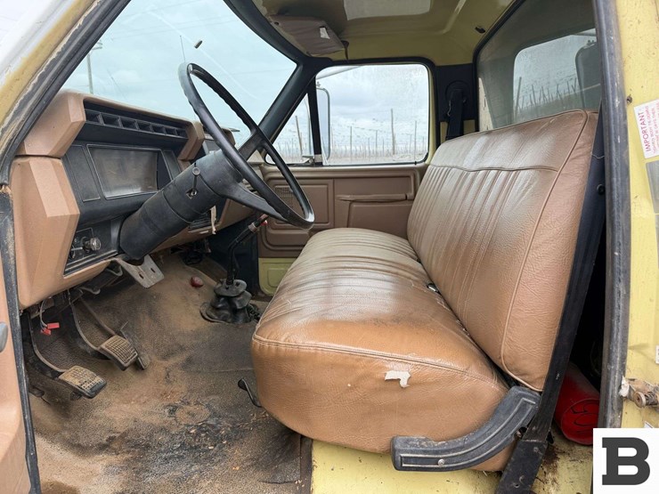 1992-ford-f700-image-32