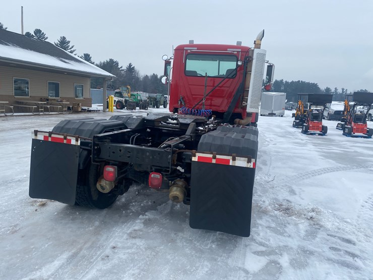 #1145-•-2009-mack-gu713-semi-tractor-(has-wi-title)-(mosinee,-wi)-image-9