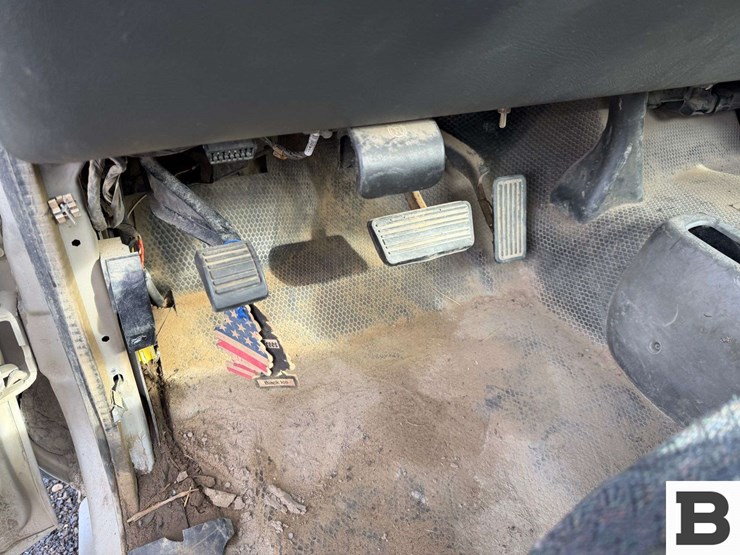 2005-chevrolet-silverado-3500-image-26