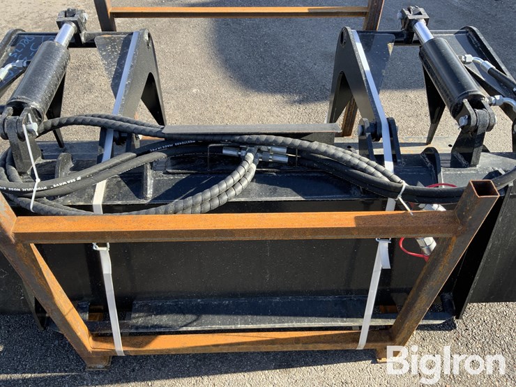 2025-massey-ferguson-730-image-12