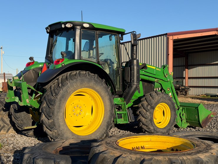 2017-john-deere-6120m-image-3