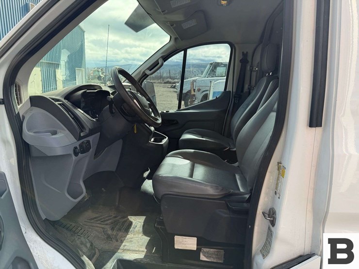 2015-ford-transit-image-10