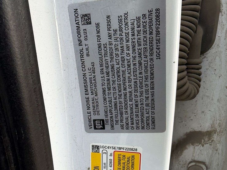 2023-chevrolet-silverado-3500-image-39