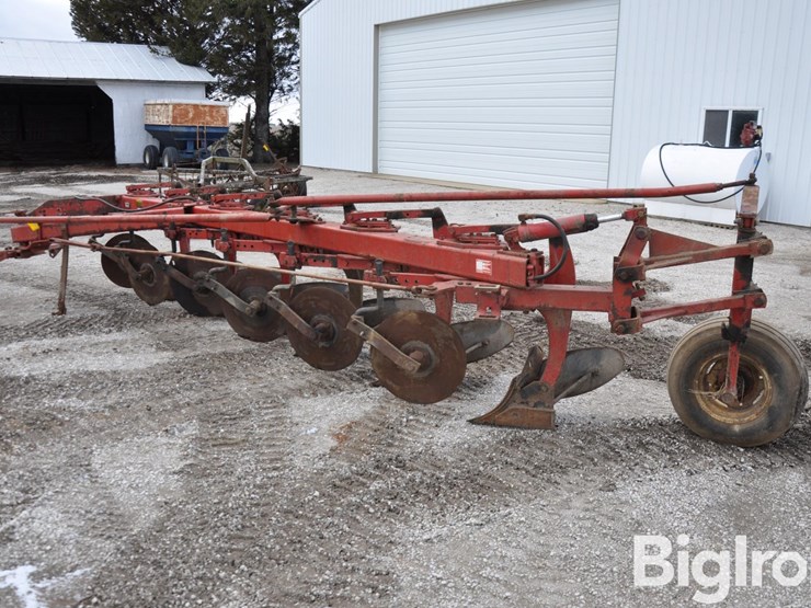 international-720-image-6