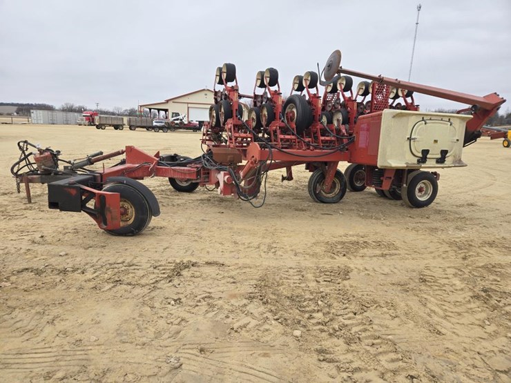 international-800-image-6