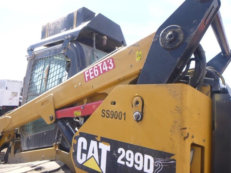 2015-caterpillar-299d2-image-14