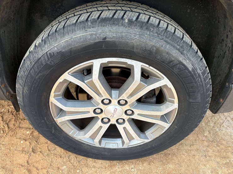 2016-gmc-acadia-slt-image-8