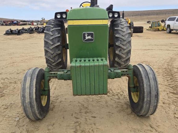 john-deere-4040-image-23