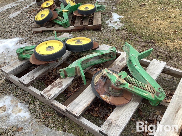 john-deere-1775-image-1