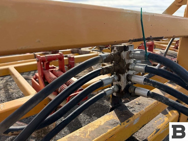 1995-haybuster-3200-image-41