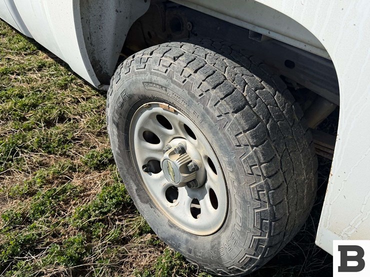 2012-chevrolet-silverado-1500-image-14