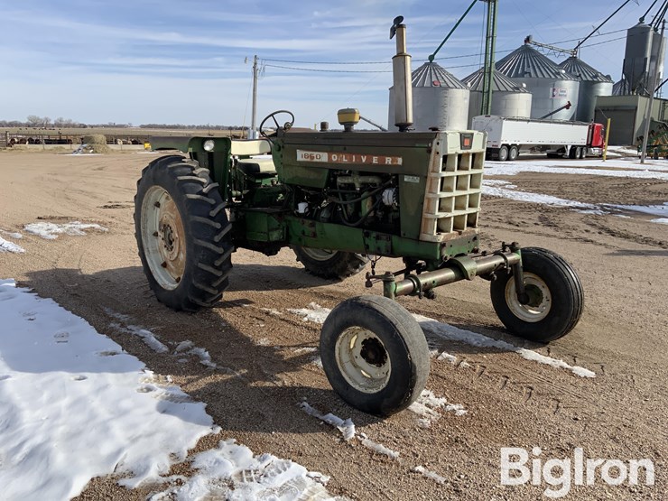 1965-oliver-1650-image-3