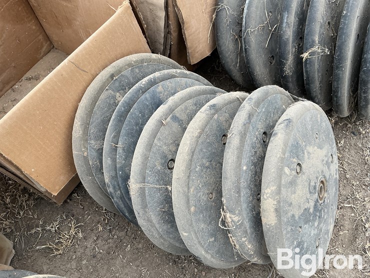 john-deere-oem-rubber-closing-wheels-image-6