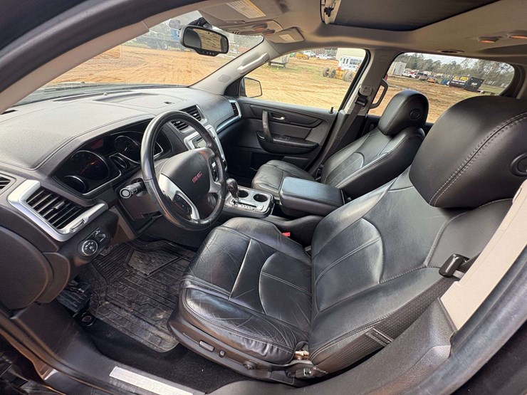 2016-gmc-acadia-slt-image-11