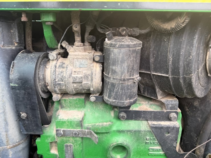 2001-john-deere-8310-image-47