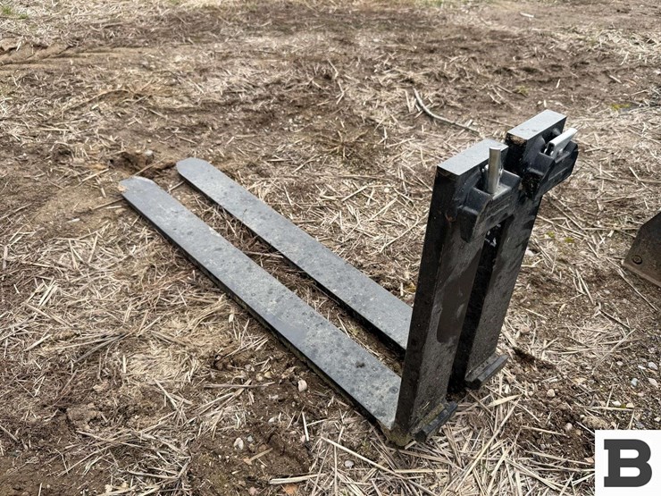 42"-pallet-forks-image-4