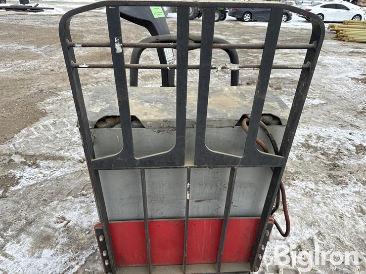 raymond-8400-image-9