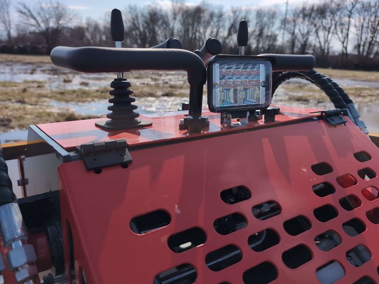 agt-mini-crawler-skid-steer-red---ysrt14-image-6