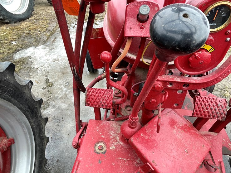#3206-•-farmall-h-tractor-image-37