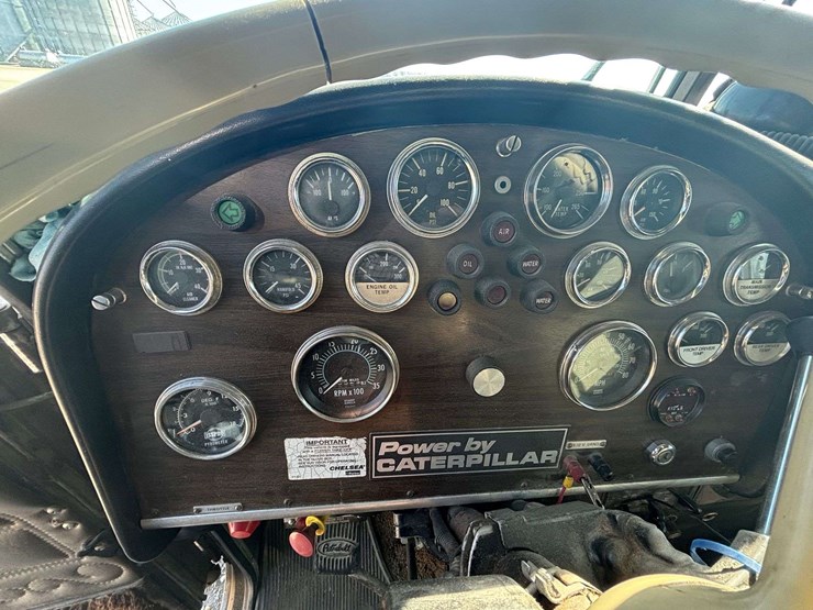 1982-peterbilt-389-image-20