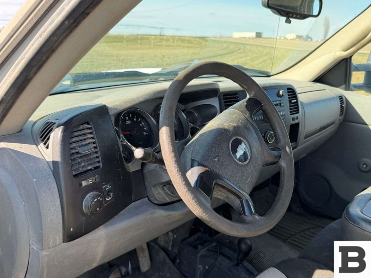 2005-chevrolet-silverado-2500-image-26