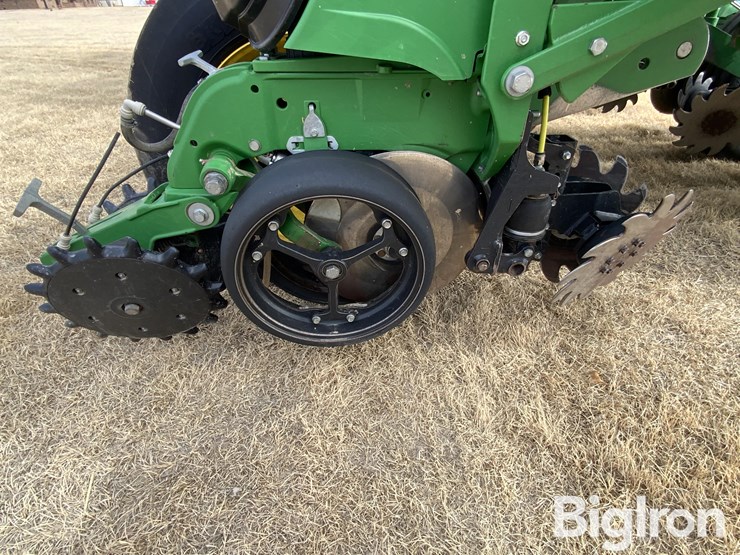 2023-john-deere-1775nt-image-16