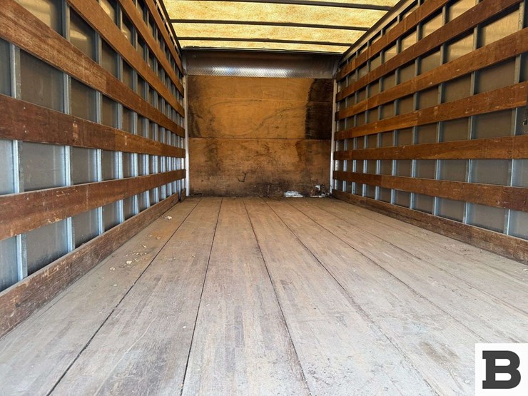 2005-isuzu-npr-image-22