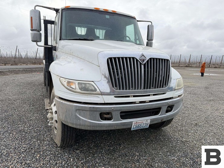 2007-international-durastar-4400-image-9